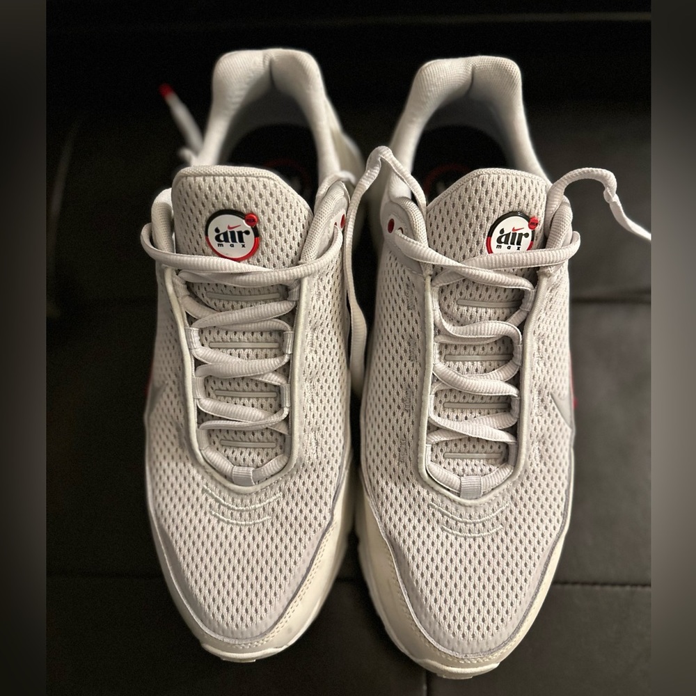 White Nike silver/summit white Pulse sneakers size 11